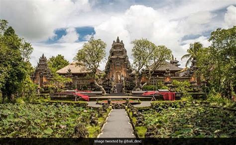 german woman in bali temple|German female tourist held after stripping naked at Bali temple ...